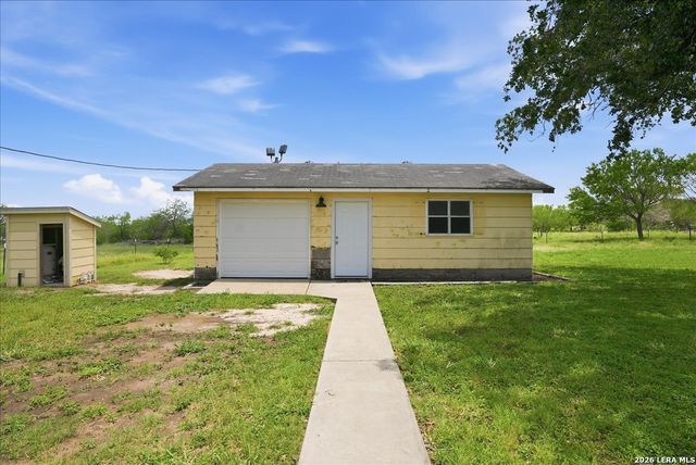 1250 FM 889, George West, TX 78022