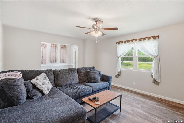 1250 FM 889, George West, TX 78022