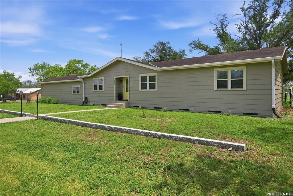 1250 FM 889, George West, TX 78022