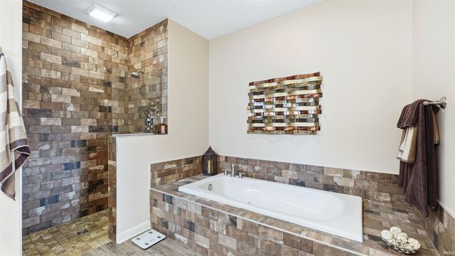 12297 Palmira Boulevard, Fort Wayne, IN 46818