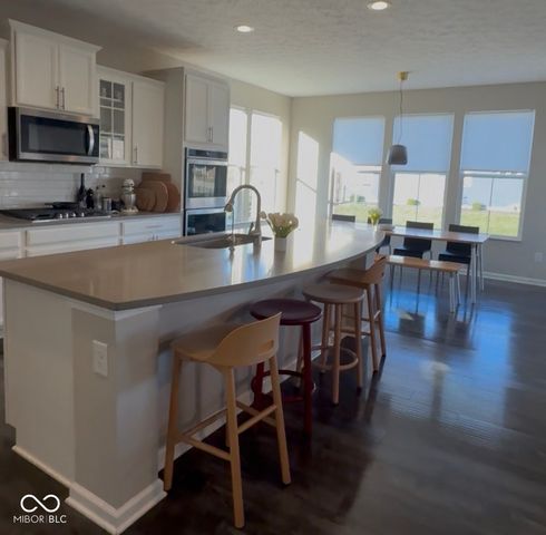 5898 Muscadine Way, Zionsville, IN 46077