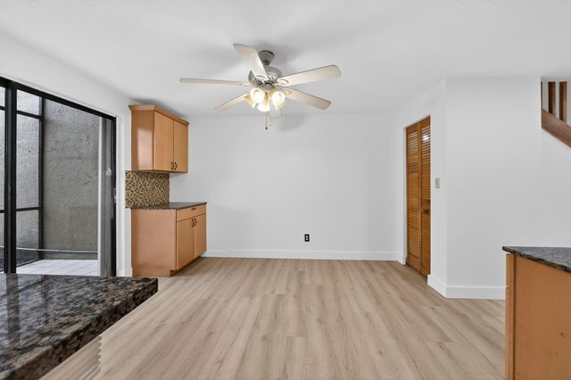 5182 S University Drive, Davie, FL 33328