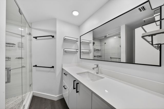 5182 S University Drive, Davie, FL 33328
