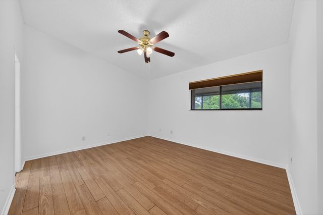 5182 S University Drive, Davie, FL 33328