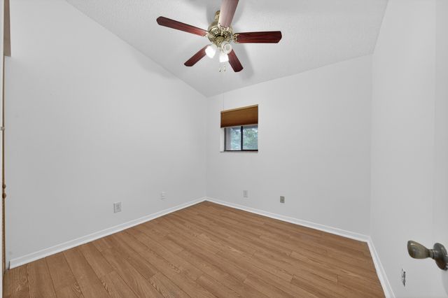 5182 S University Drive, Davie, FL 33328