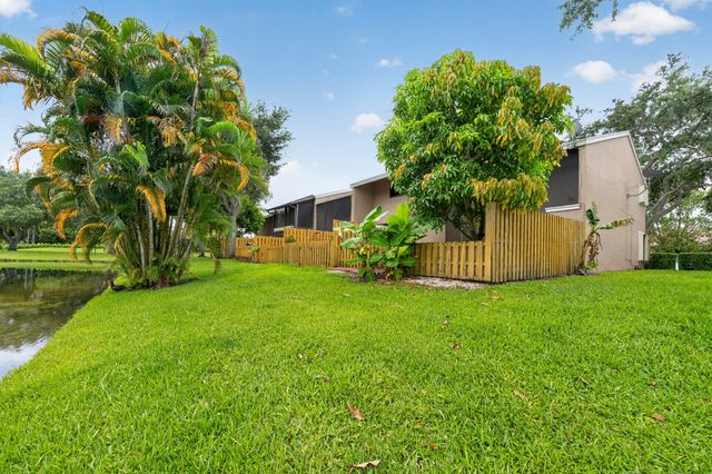 5182 S University Drive, Davie, FL 33328