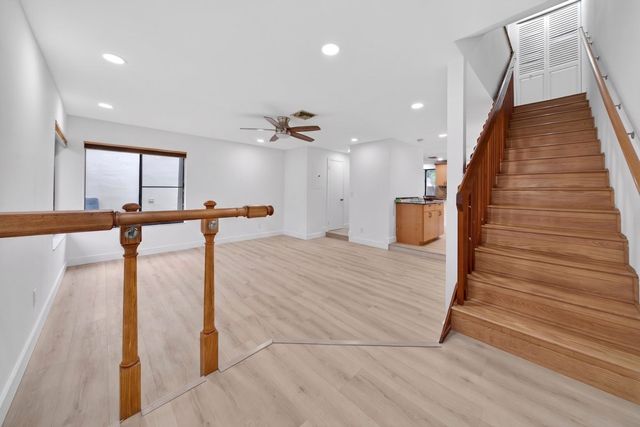 5182 S University Drive, Davie, FL 33328