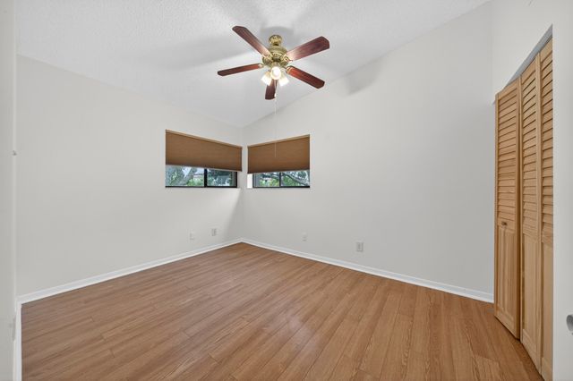 5182 S University Drive, Davie, FL 33328