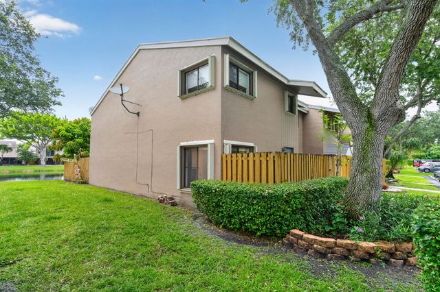 5182 S University Drive, Davie, FL 33328