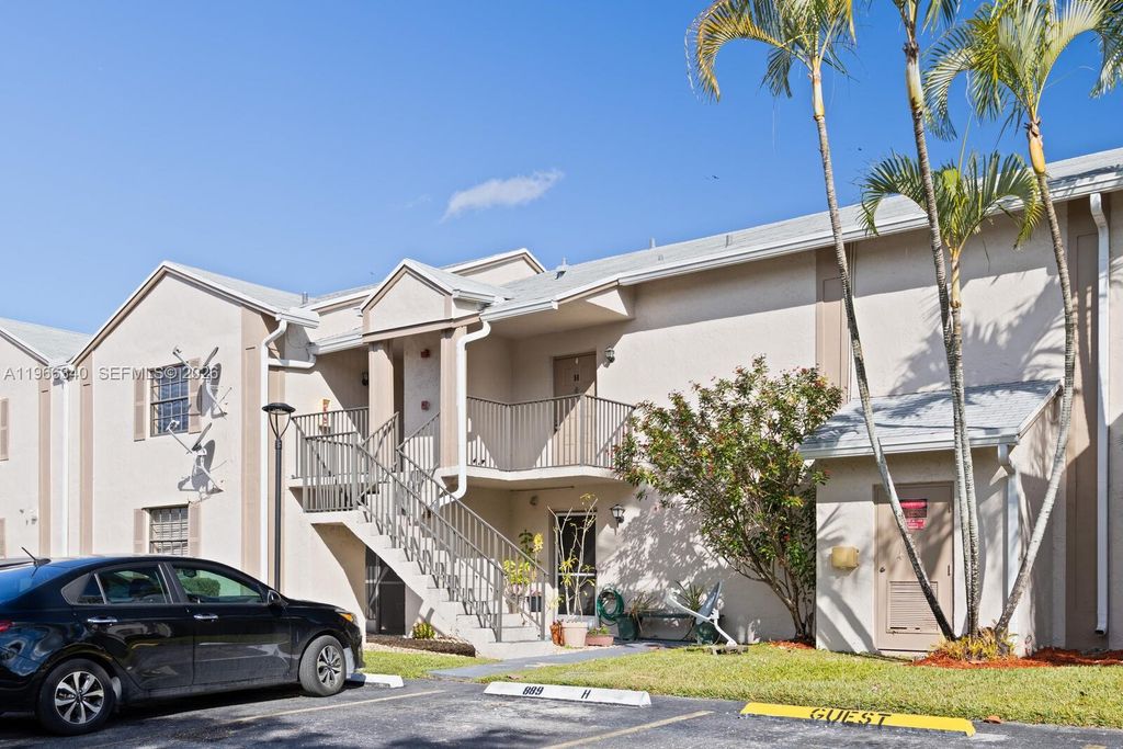 889 Hamilton Dr 889H, Homestead, FL 33034