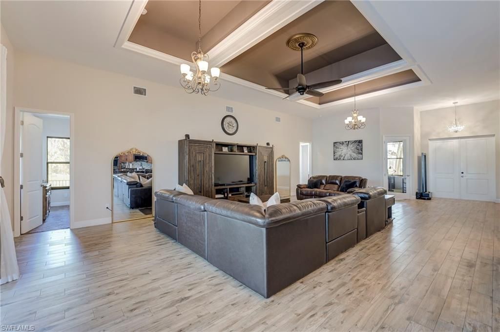 Image 7 of property listing at 2218 NW 37th PL, Cape Coral, FL 33993