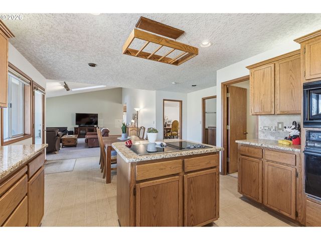 718 Ne 246TH Cir, Ridgefield, WA 98642