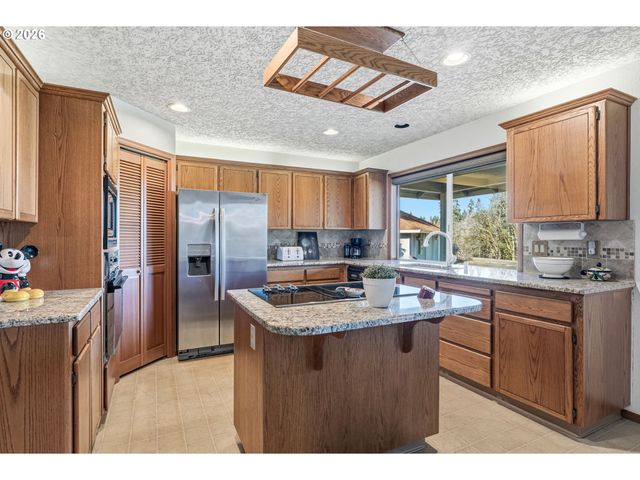 718 Ne 246TH Cir, Ridgefield, WA 98642