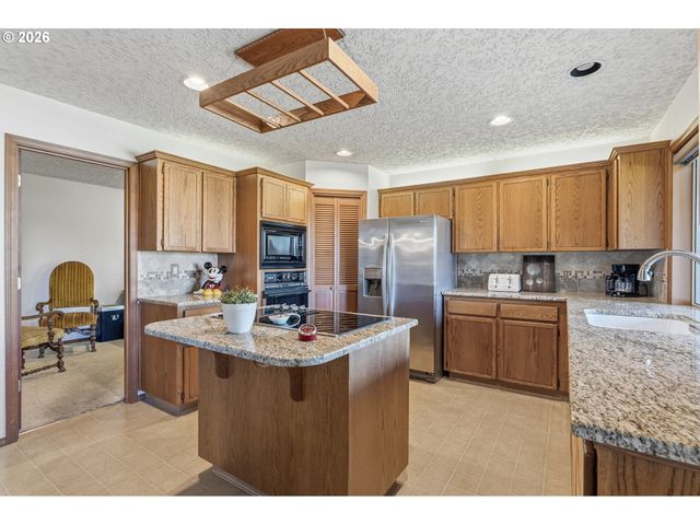 718 Ne 246TH Cir, Ridgefield, WA 98642