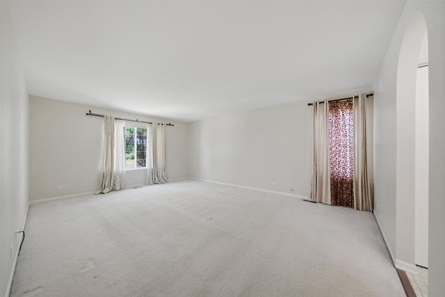 9165 Buckingham Court, Huntley, IL 60142
