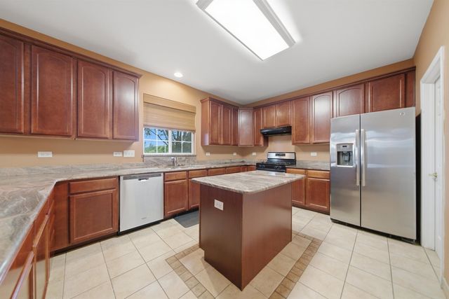 9165 Buckingham Court, Huntley, IL 60142