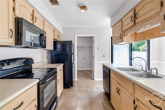 825 Sagewood Drive, Hinesville, GA 31313