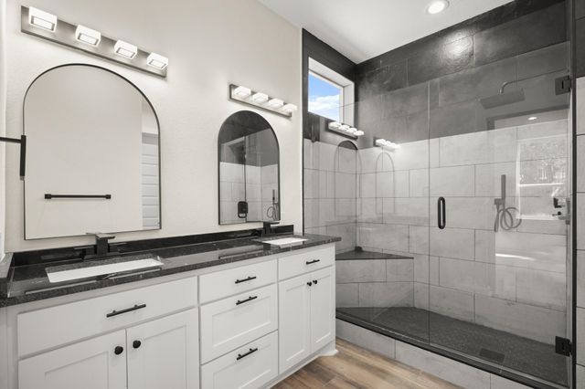 2401 Thurber LN, Lago Vista, TX 78545