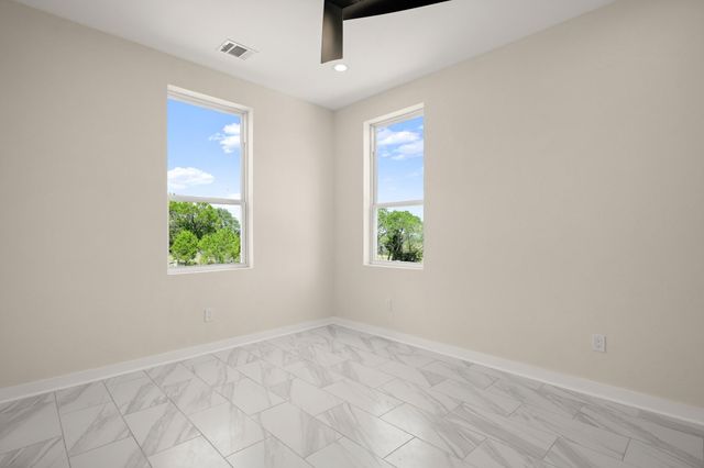 2401 Thurber LN, Lago Vista, TX 78545