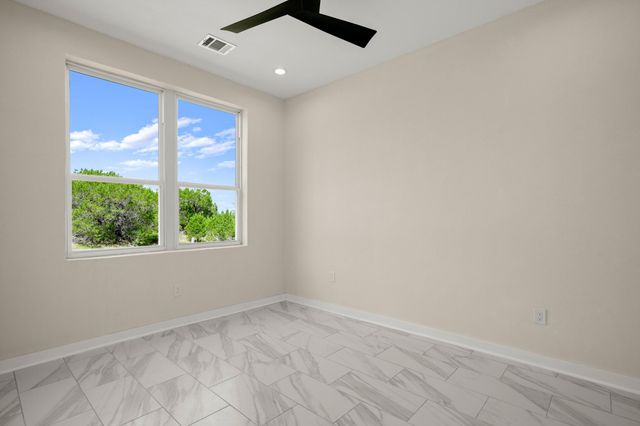2401 Thurber LN, Lago Vista, TX 78545