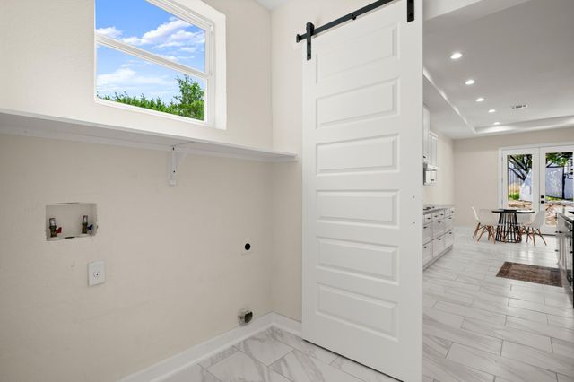 2401 Thurber LN, Lago Vista, TX 78545