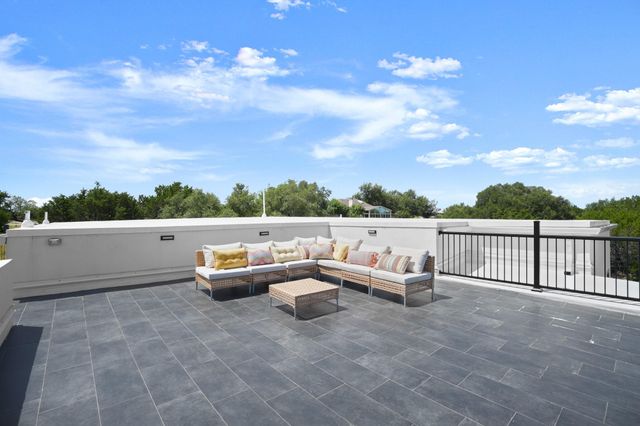 2401 Thurber LN, Lago Vista, TX 78545