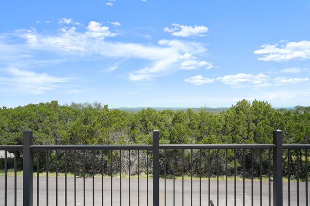 2401 Thurber LN, Lago Vista, TX 78545