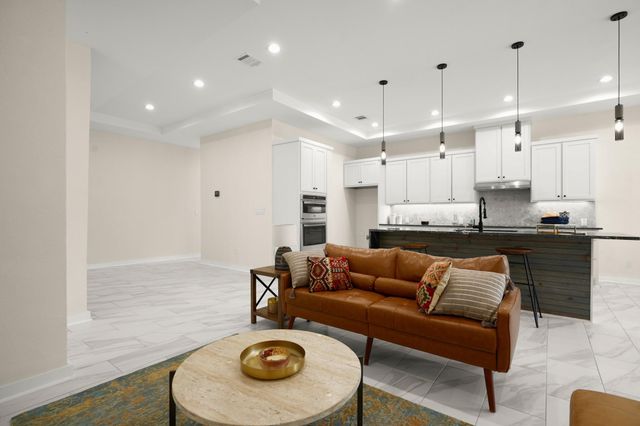 2401 Thurber LN, Lago Vista, TX 78545
