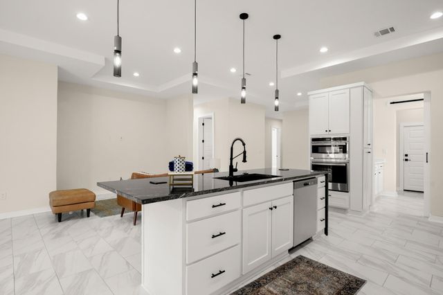 2401 Thurber LN, Lago Vista, TX 78545