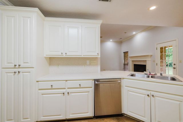 5 Greenbrier Lane, Conway, AR 72032