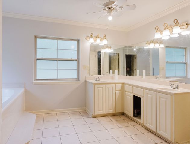 5 Greenbrier Lane, Conway, AR 72032