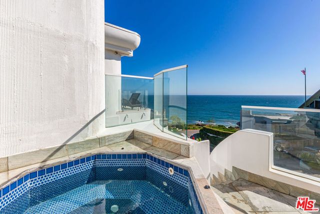 31550 Victoria Point Road, Malibu, CA 90265