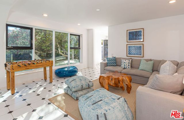31550 Victoria Point Road, Malibu, CA 90265