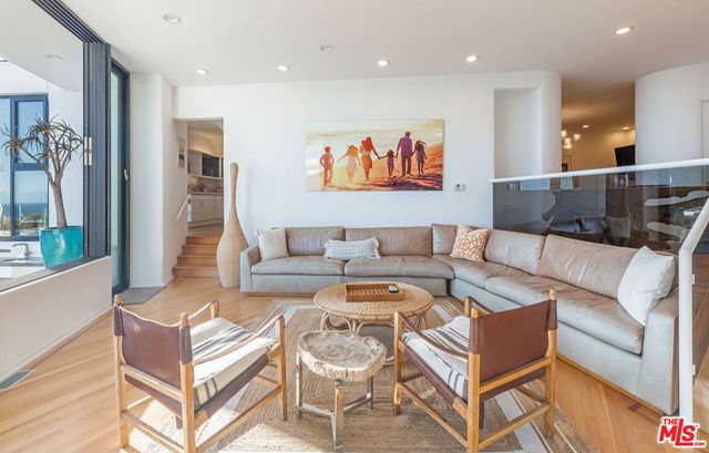 31550 Victoria Point Road, Malibu, CA 90265