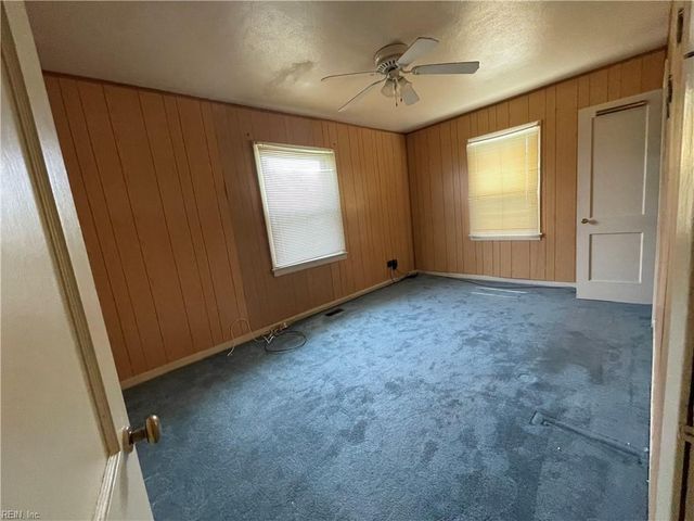 935 13th ST, Newport News, VA 23607