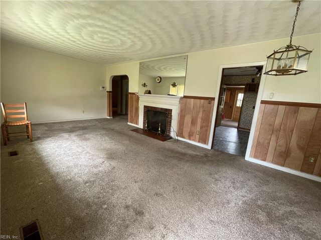 935 13th ST, Newport News, VA 23607