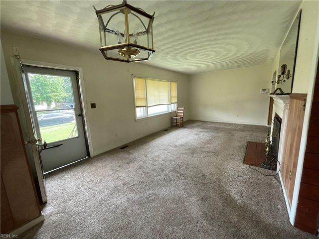 935 13th ST, Newport News, VA 23607