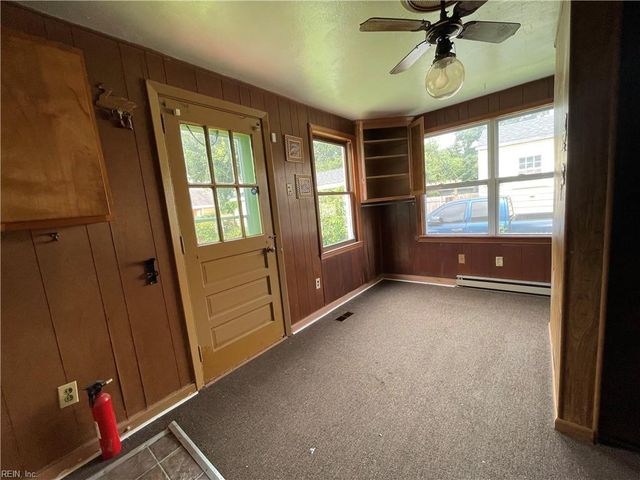 935 13th ST, Newport News, VA 23607