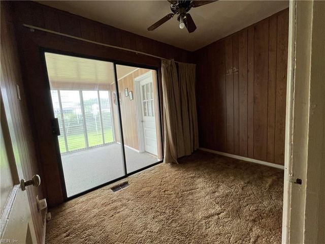 935 13th ST, Newport News, VA 23607