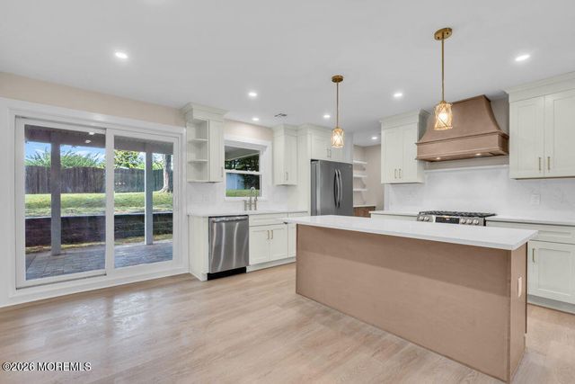 148 Torpedo Road, Manahawkin, NJ 08050