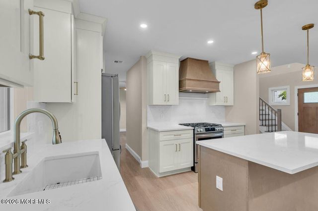 148 Torpedo Road, Manahawkin, NJ 08050