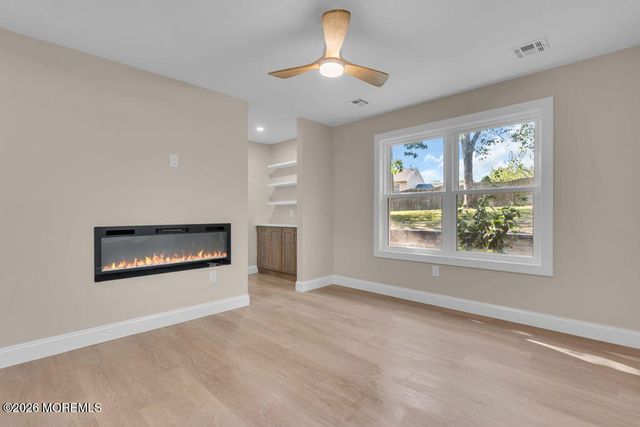 148 Torpedo Road, Manahawkin, NJ 08050