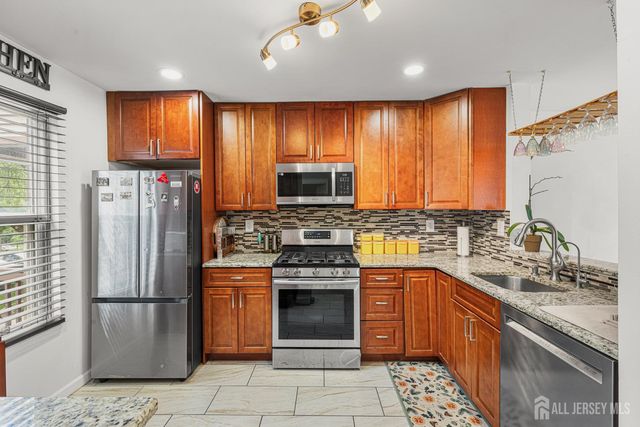 1212 Holly Court, South Brunswick, NJ 08852