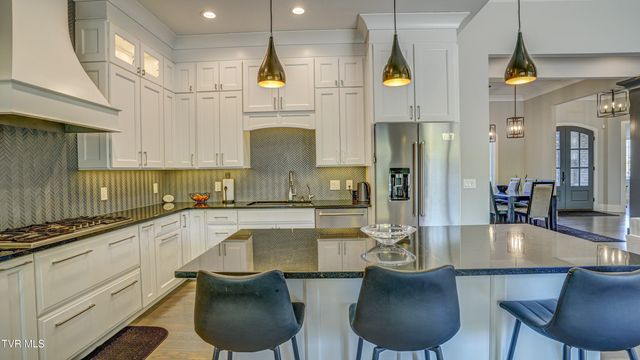 295 Sanctuary Court, Johnson City, TN 37615
