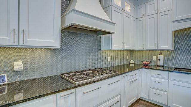 295 Sanctuary Court, Johnson City, TN 37615