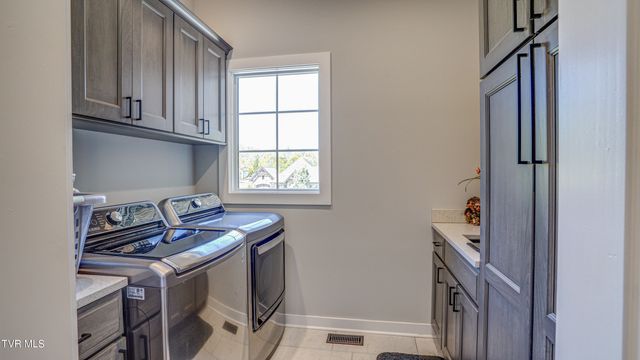 295 Sanctuary Court, Johnson City, TN 37615