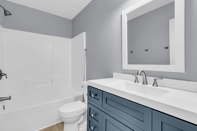 7478 Hawks Circle, Hanahan, SC 29410