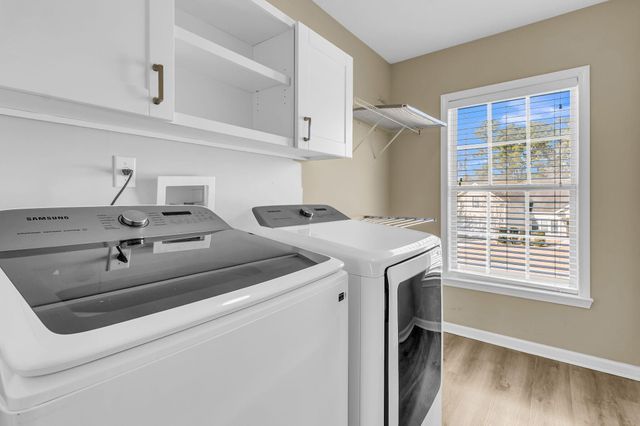 7478 Hawks Circle, Hanahan, SC 29410