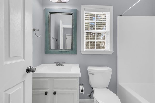 7478 Hawks Circle, Hanahan, SC 29410