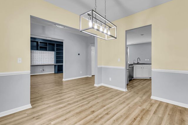 7478 Hawks Circle, Hanahan, SC 29410